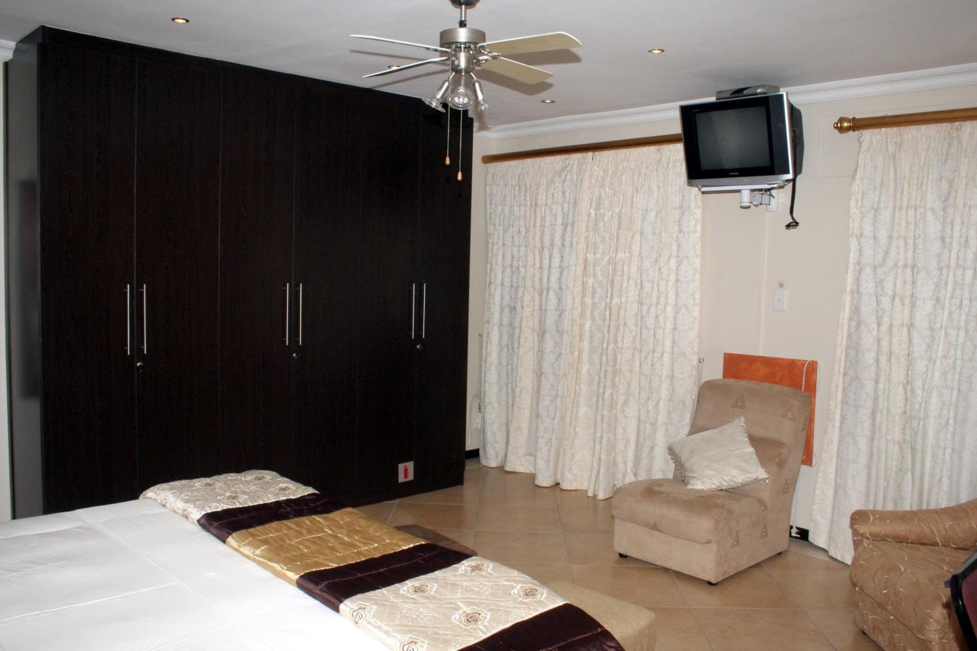 Lumley'S Place Guesthouse Pniel Екстер'єр фото